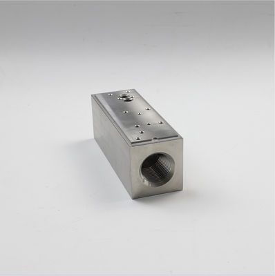 Al6063 CNC ماشینکاری قطعات آلومینیومی آنودایز سطح درمان